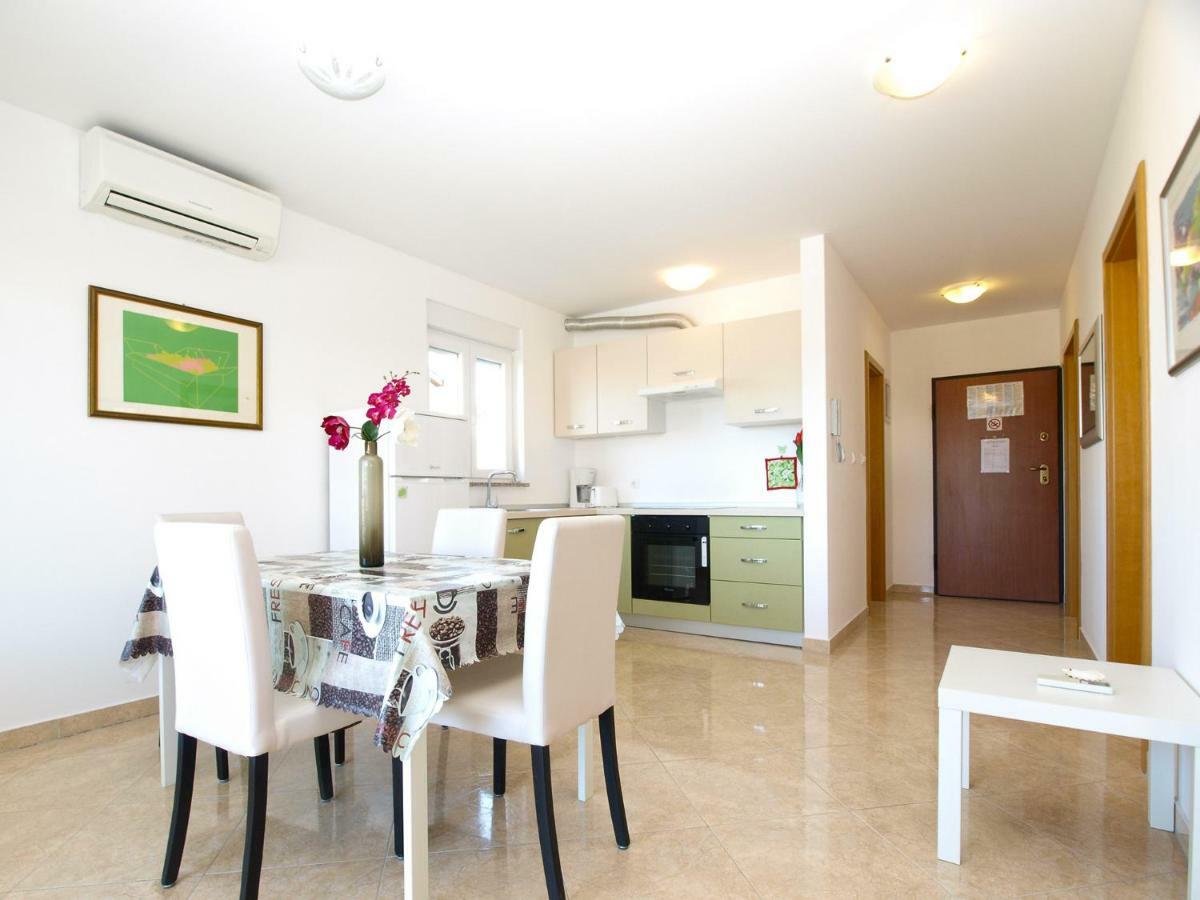 Apartments Majda 1932 Фажана Экстерьер фото