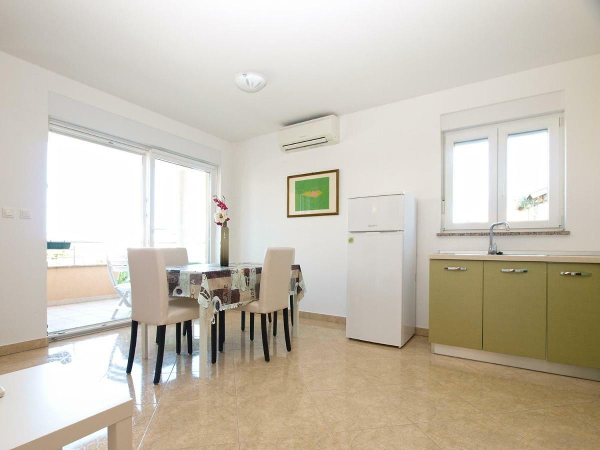 Apartments Majda 1932 Фажана Экстерьер фото